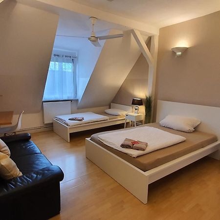 Colodging Mannheim - Private Rooms & Kitchen Exterior photo