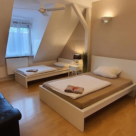 Colodging Mannheim - Private Rooms & Kitchen Exterior photo